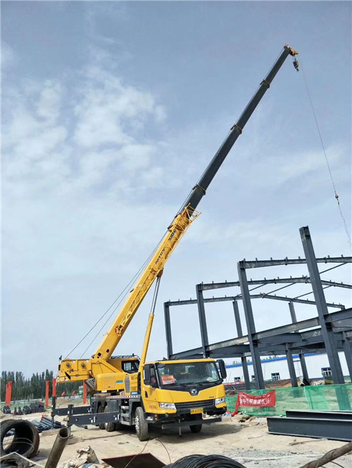 揭东区超高层建筑钢结构吊装案例